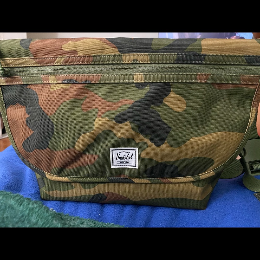 Herschel messenger bag